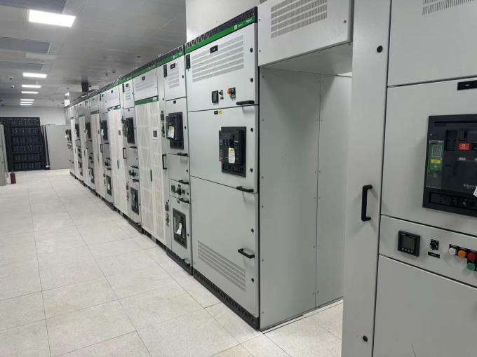 SANTAK Castillo 3C3 HD Tres fases 80KVA 80KW Torre en línea UPS modular interna para redes de centros de datos Telecomunicaciones 15