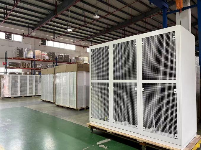 SANTAK Castillo 3C3 HD Tres fases 80KVA 80KW Torre en línea UPS modular interna para redes de centros de datos Telecomunicaciones 16